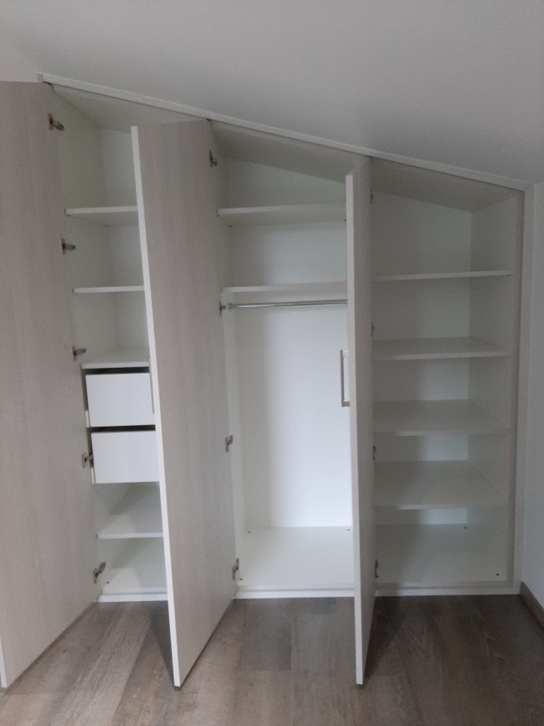 Dressing sous pente à Biziat sur-mesure