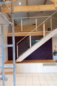 Meuble sous escalier et TV